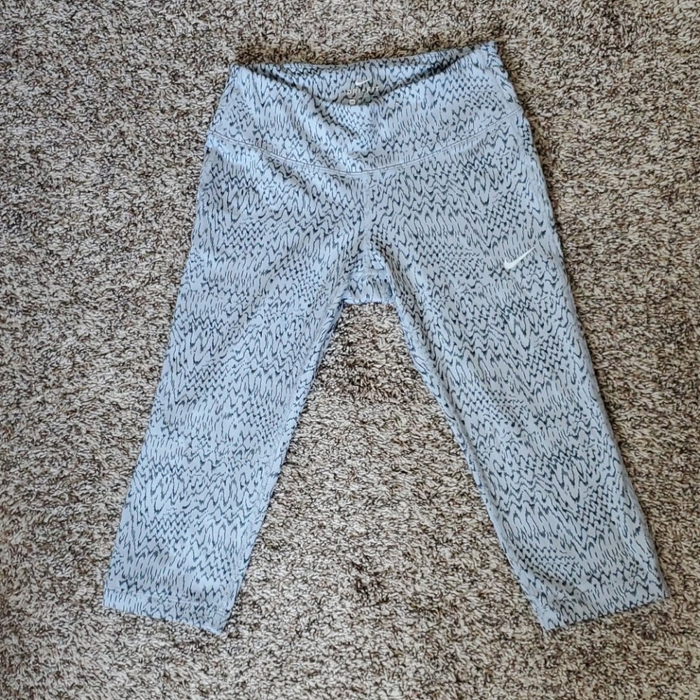 Nike dri-fit capri
